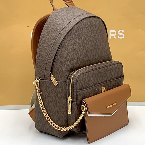 MICHAEL KORS BROWN SIGNATURE COLOR 
Maisie Medium Pebbled Leather 2in-1 BackpacK - Picture 2 of 16